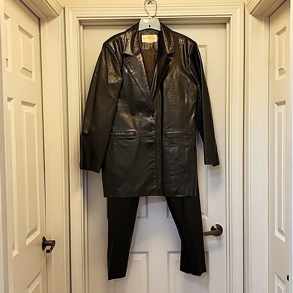 Luxury Leather 2 pc Pantsuit- Jacket and Pants, Brown, size 16, NWT